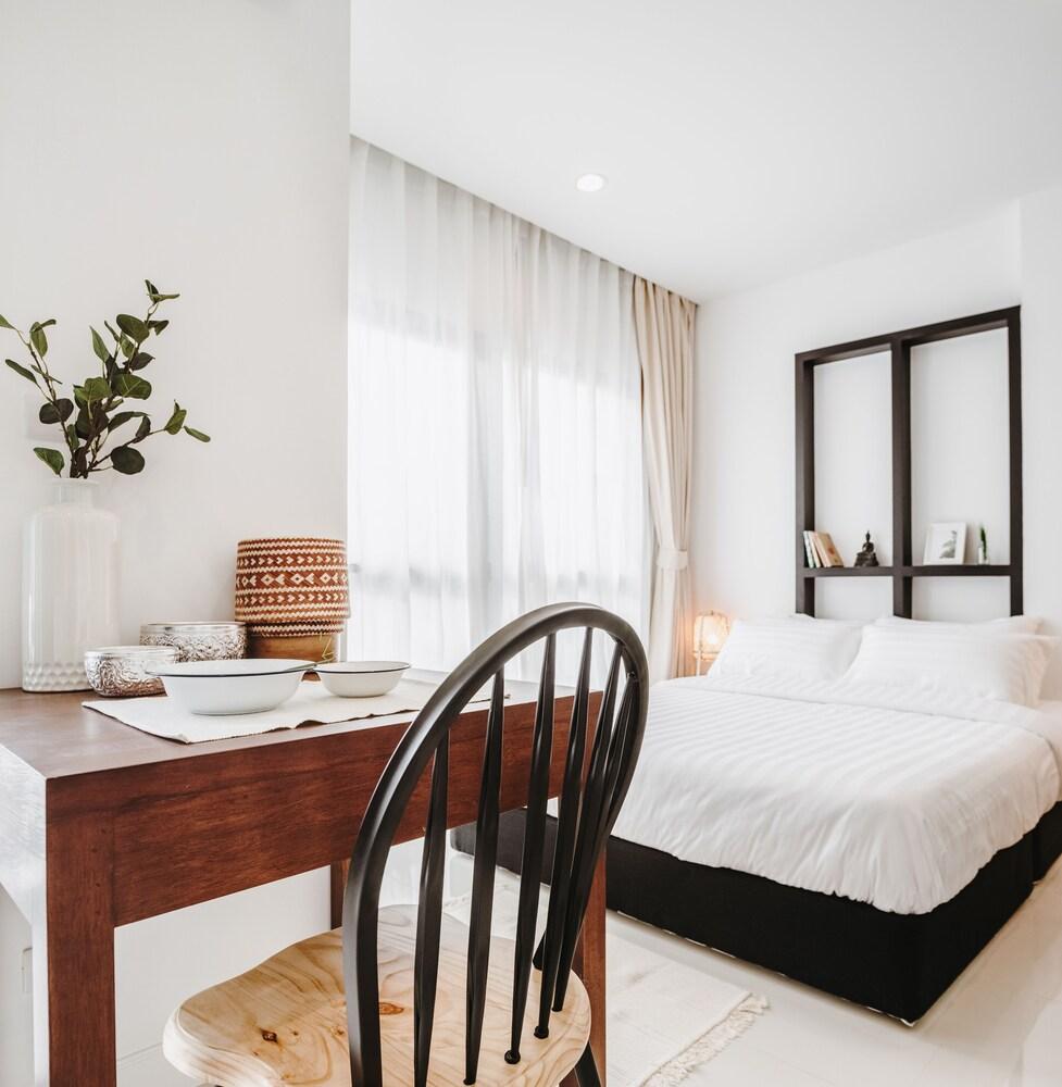 Siamplaengna Residence Room Type - Standard Apartment, 1 Queen Bed