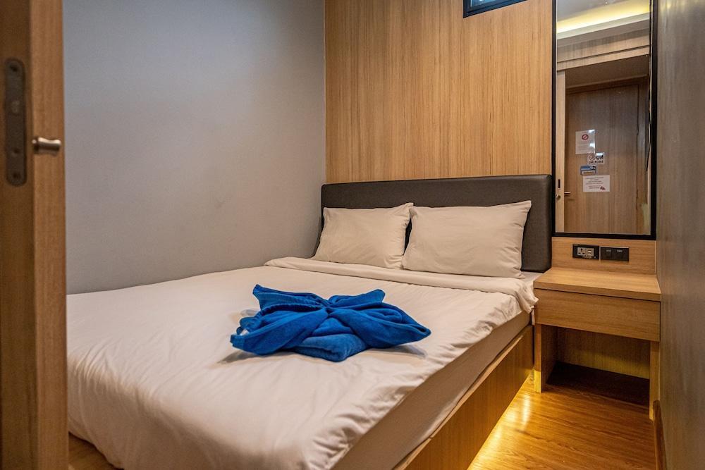 Patong Poshtel Room Type - Private DBL Capsule