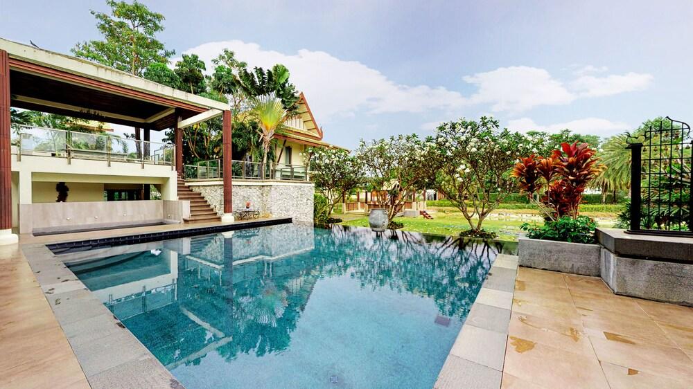 Grace Villa Pattaya By DDM Siam - Tap to explore photos