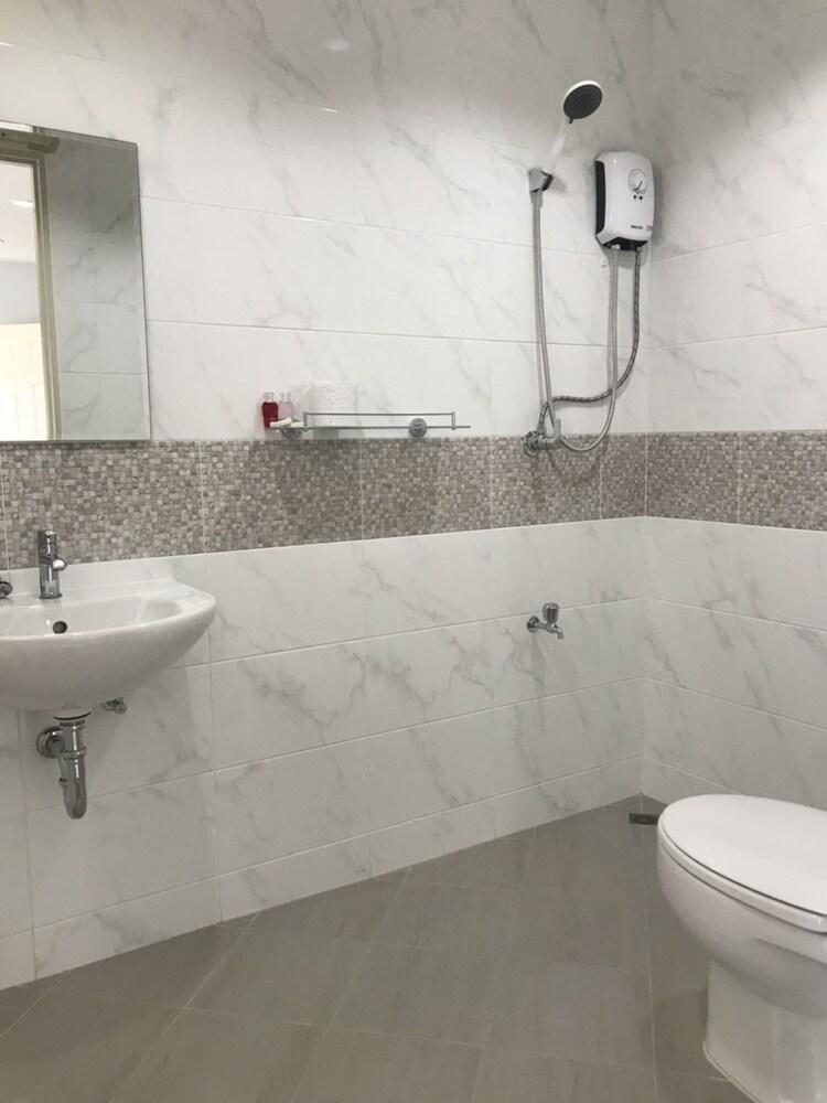 Living at Sphere Apartment - Family room - Tap to explore photos