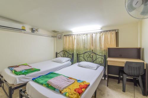 7 Holder Guesthouse - Tap to explore photos