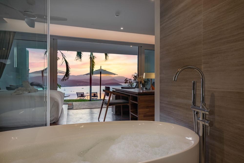 UniQue Boutique Resort Room Type - Grand Deluxe Pool Access Suite