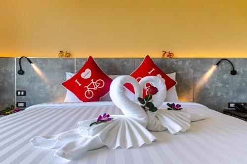 Tour De Phuket Hotel - Tap to explore photos