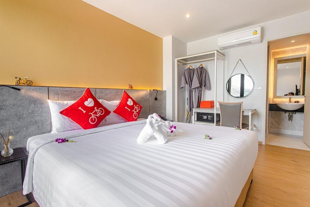 Tour De Phuket Hotel Room Type - Grand Deluxe