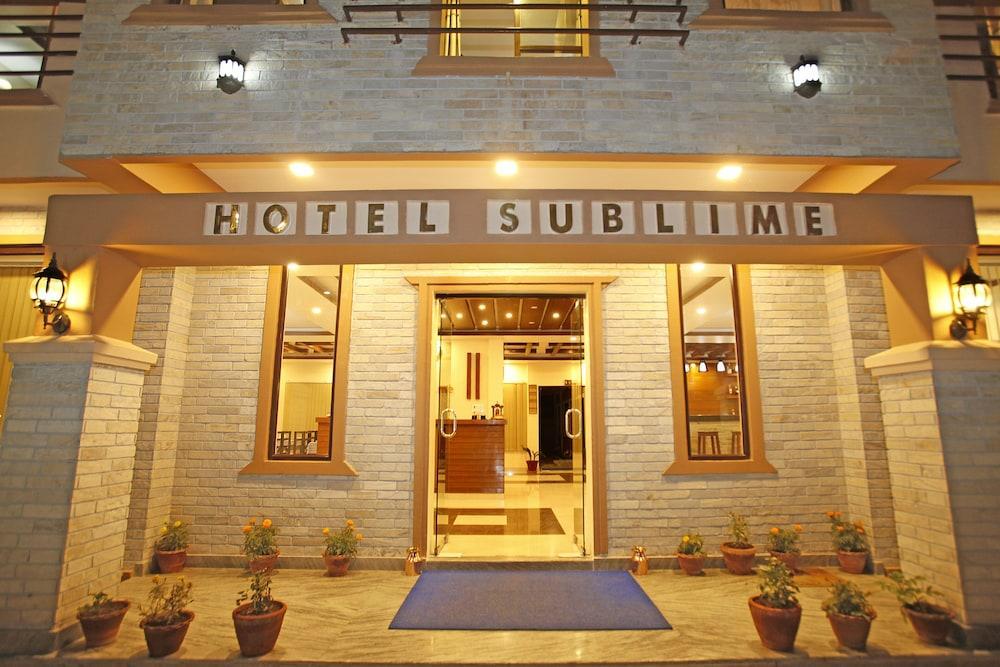 Hotel Sublime - Tap to explore photos