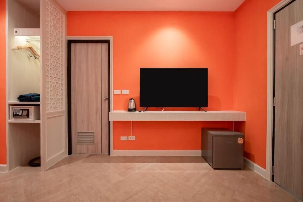Le Maroc Hotel Patong - Tap to explore photos