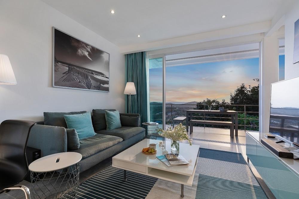 Luxury Apartment Unique Residences - Tap to explore photos