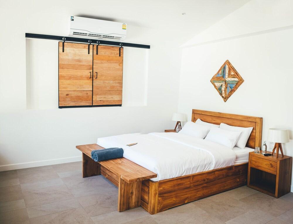 The Mooring Resort Room Type - Sea view Bungalow