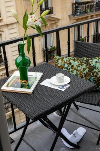 Maison Mère - Tap to explore photos