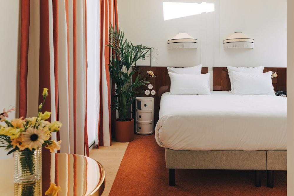 Hotel Wallace - Orso Hotel Room Type - Junior Suite (Eiffel Tower View)
