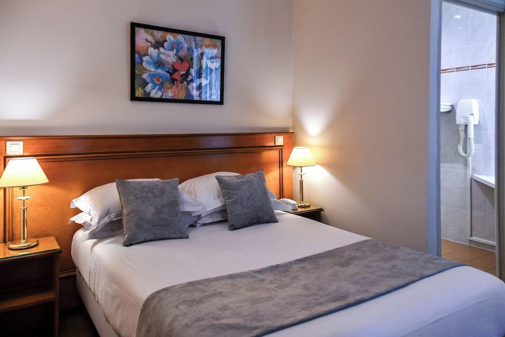 Hôtel Des Deux Avenues Room Type - Double Room, Mobility Accessible