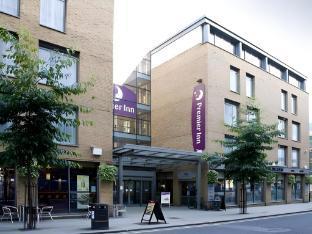 hub by Premier Inn London King's Cross - Tap to explore photos
