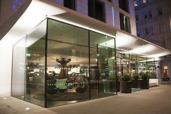 Motel One London - Tower Hill - Tap to explore photos