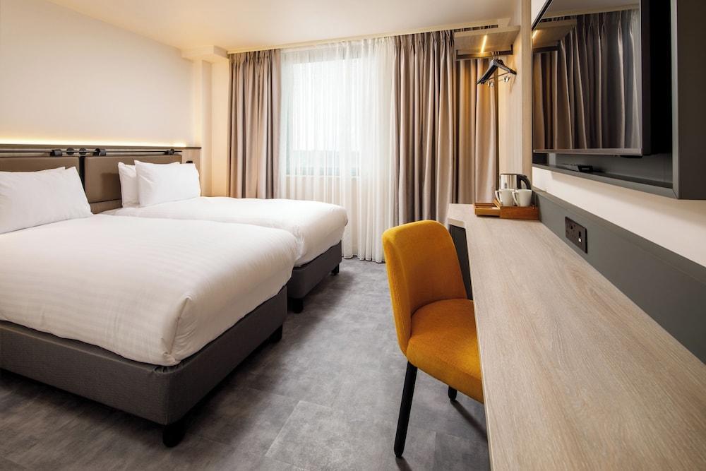 Southgate Hotel London - Tap to explore photos