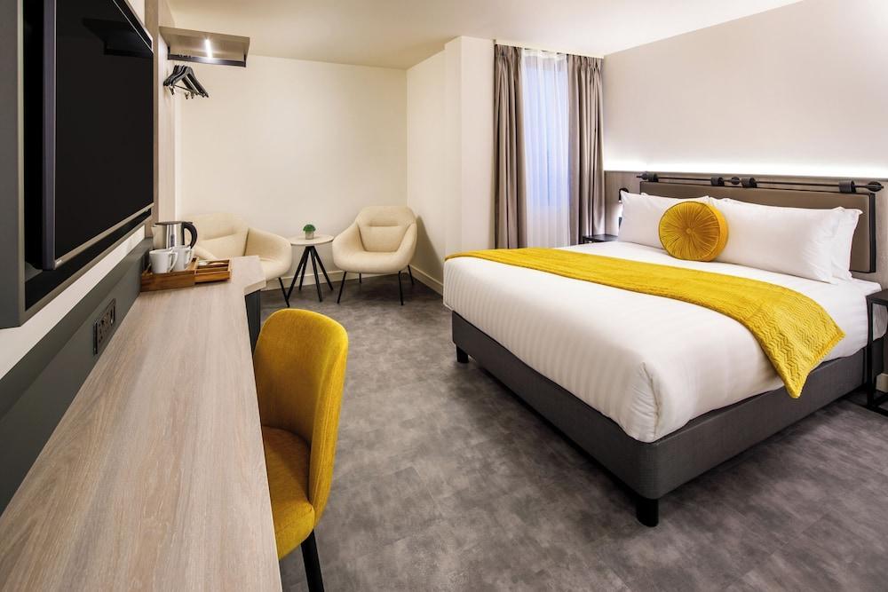 Southgate Hotel London Room Type - Deluxe King Room