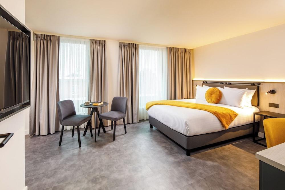 Southgate Hotel London Room Type - Deluxe Studio
