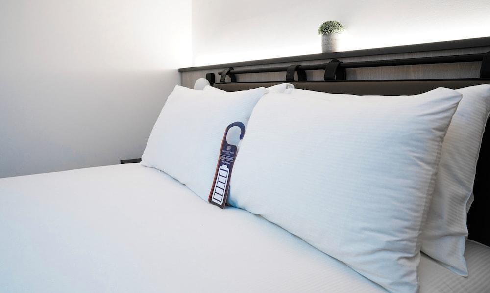 Southgate Hotel London Room Type - Standard Double Room