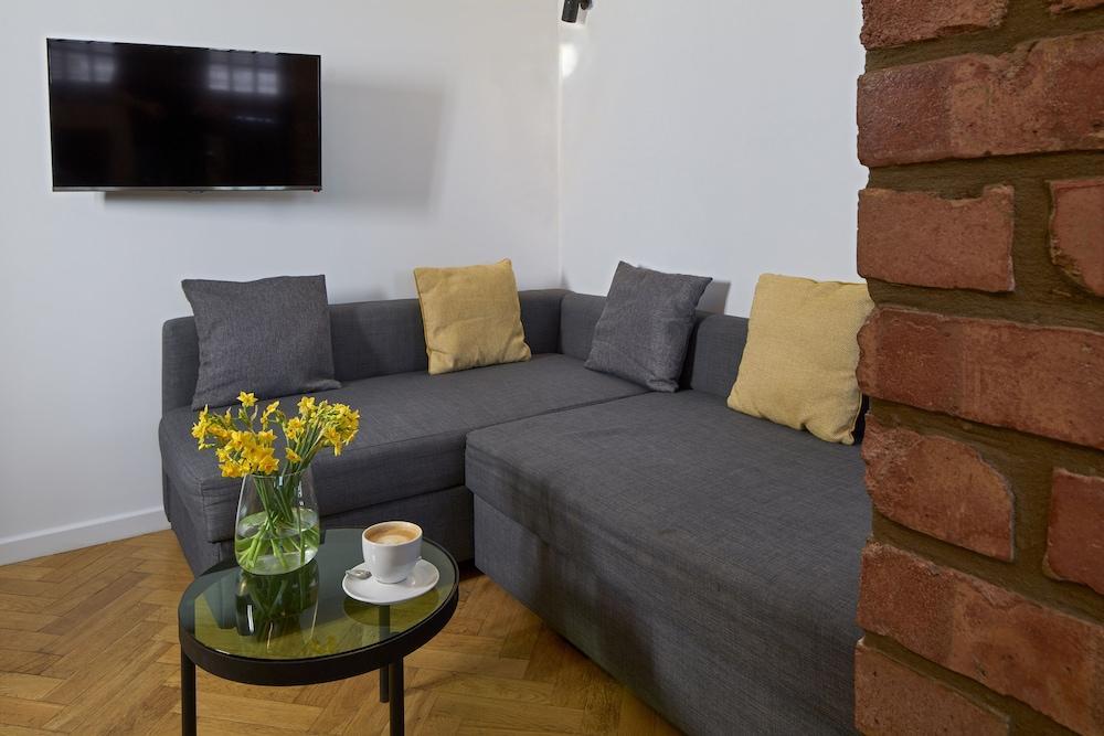 London Paddington Apartments - Tap to explore photos