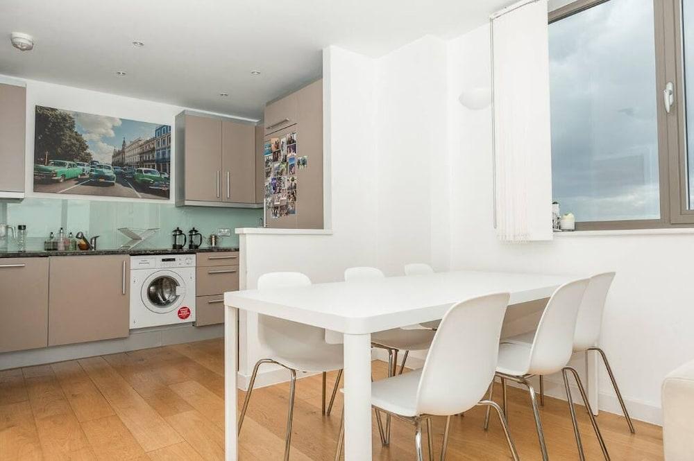 Centrally Located Spacious Flat - Tap to explore photos