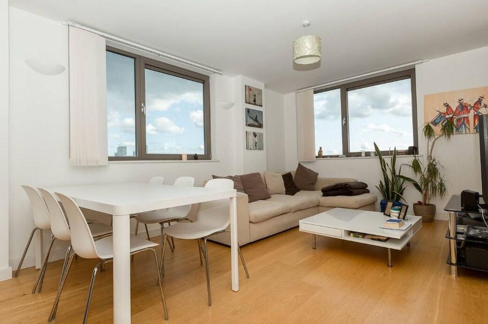 Centrally Located Spacious Flat - Tap to explore photos