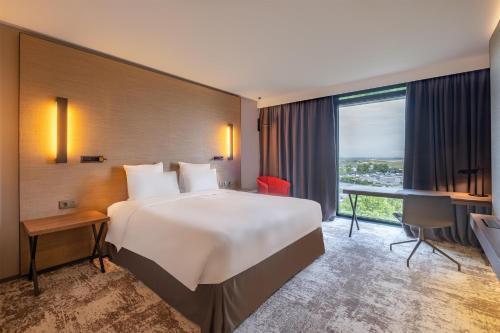 Radisson Blu CDG Airport Terminal Hotel, Paris - Tap to explore photos