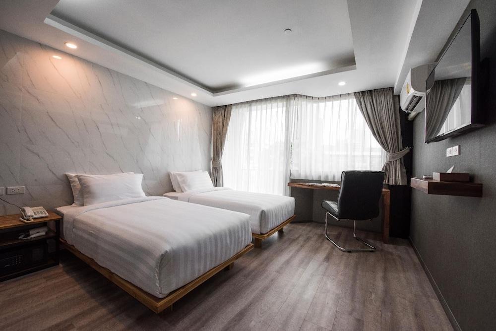 Bangkok City Link Hotel Room Type - Deluxe Twin Room, Non Smoking, Private Bathroom Bangkok City Link Hotel Room Type - Deluxe Twin Room, Non Smoking, Private Bathroom