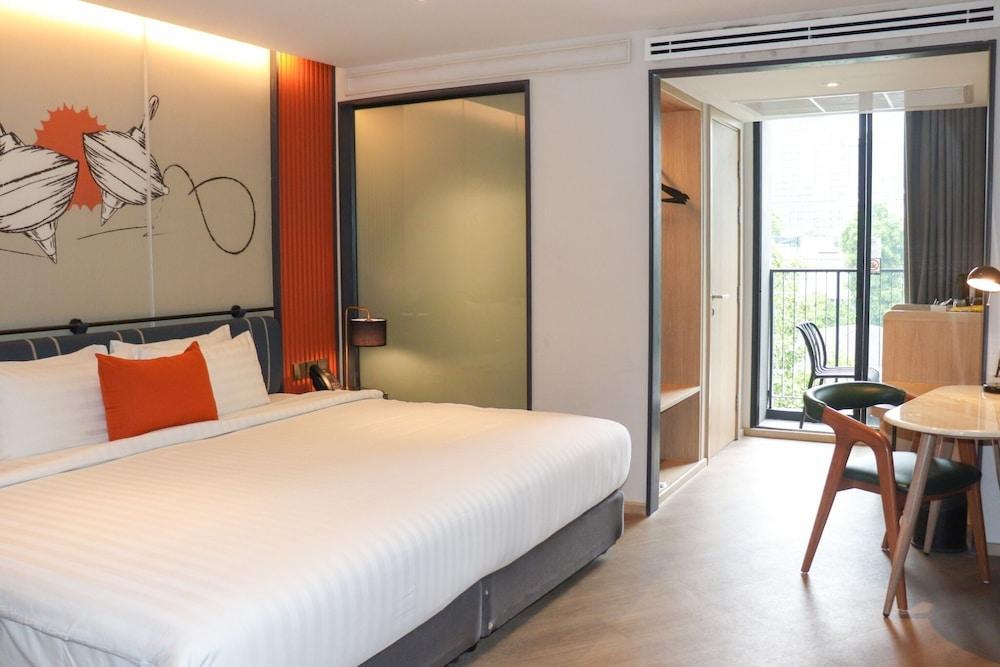 The Quart Ruamrudee by UHG Room Type - Deluxe Room, 1 King Bed