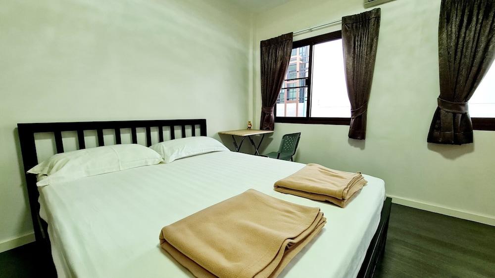 TP House@Naka Room Type - Standard Room
