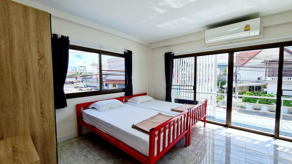 TP House@Naka Room Type - Superior Room, Balcony