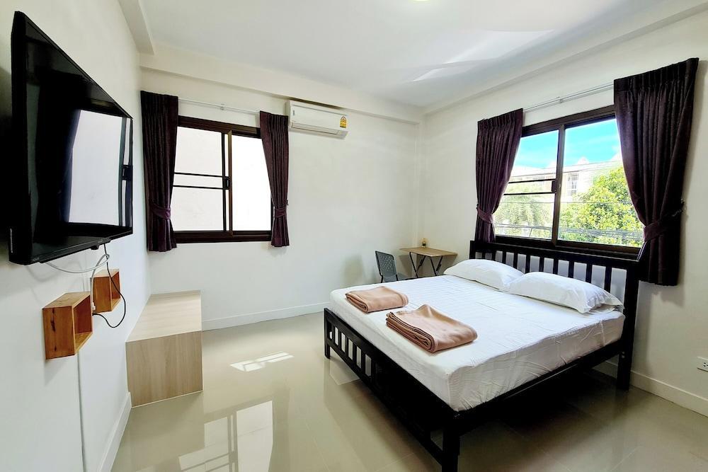 TP House@Naka Room Type - Superior Room