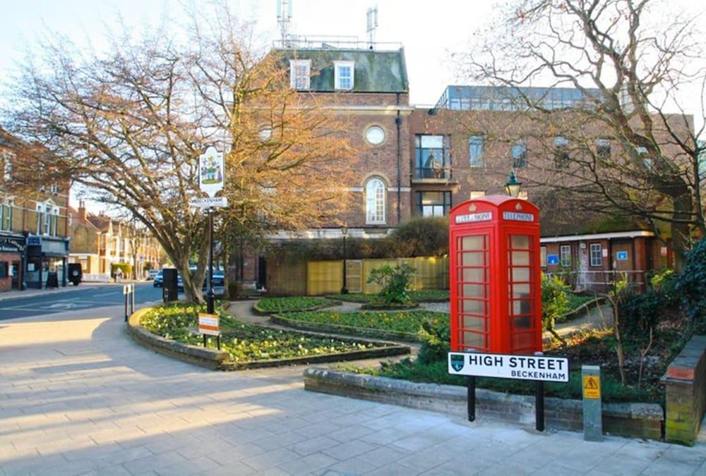 Beckenham High Street - Tap to explore photos