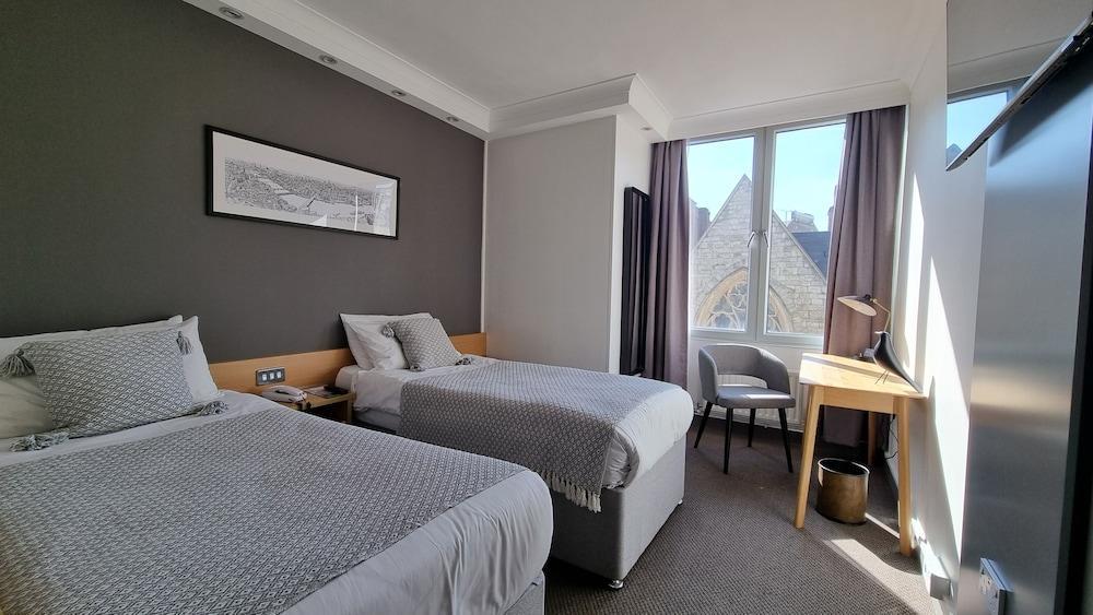 Lancaster Hall Hotel Room Type - Superior Plus Twin