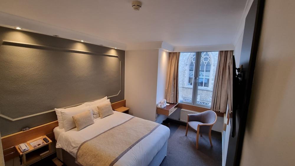 Lancaster Hall Hotel Room Type - Basic Double Standard