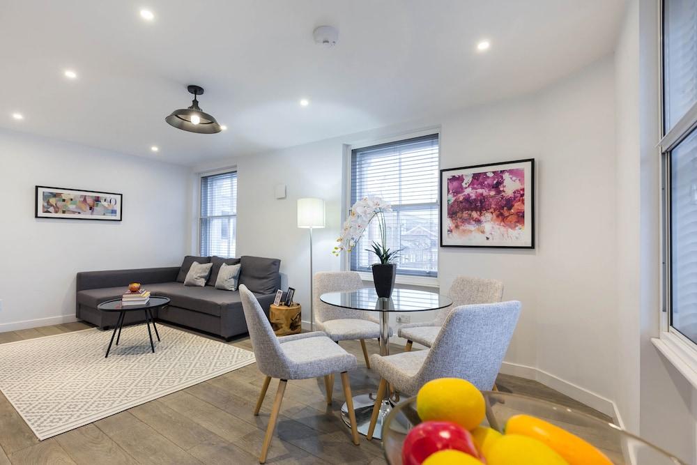 Urban Chic - Rathbone Room Type - Standard One Bedroom Apartment
