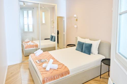 Champs Elysées!Montaigne, New Luxurious 6pers flat