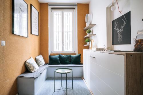 Functional Studio In Paris - Tap to explore photos