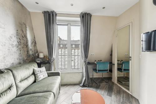 Studio Mac Mahon - Champs Elysees by B'Your Home - Tap to explore photos