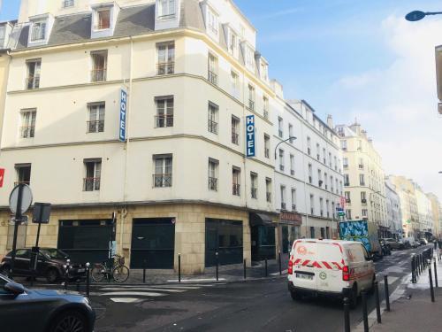 Paris Hôtel Le Mediterraneen - Tap to explore photos