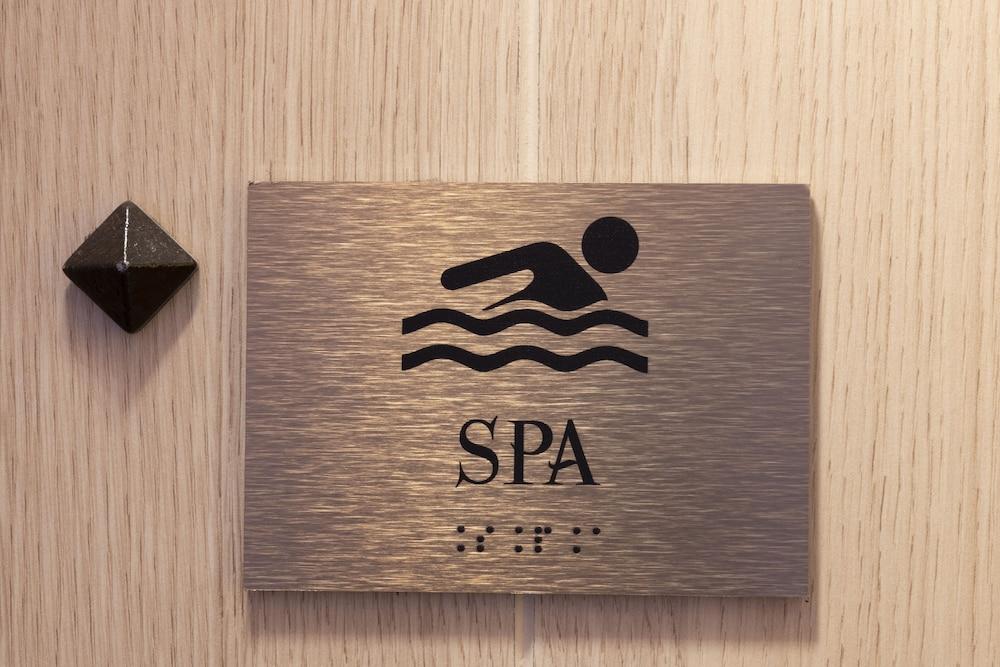 Hôtel & Spa Vinci Due - Tap to explore photos