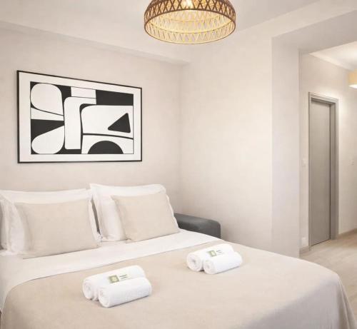 Eiffel Tower - Deluxe apartment with elevator access - Tap to explore photos