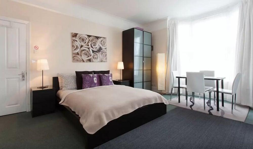Home2Home-Rooms Room Type - Family Room, Shared Bathroom Home2Home-Rooms Room Type - Family Room, Shared Bathroom