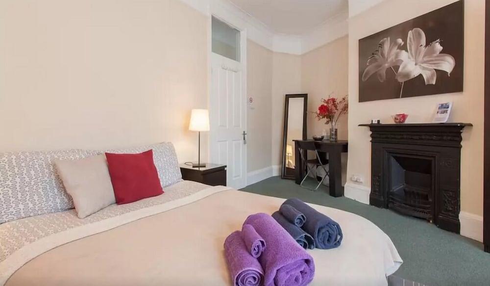 Home2Home-Rooms Room Type - Quadruple Room, Shared Bathroom