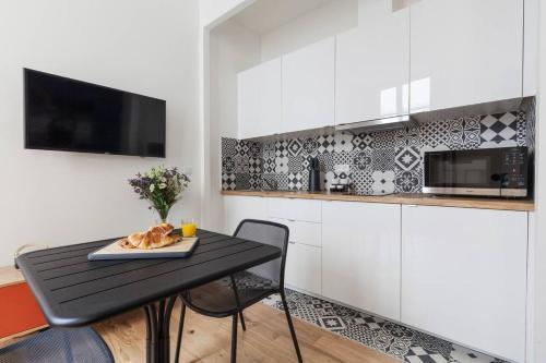 Paris center - Stylish Apt in Le Marais, 4pax - Tap to explore photos