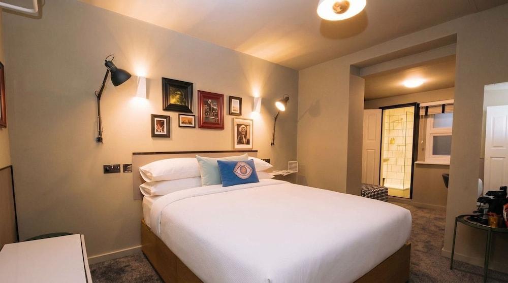 The Warwick by Nestor Room Type - Family Triple Room (Lower Ground)