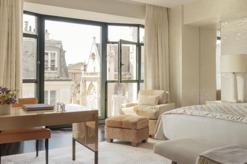 Cheval Blanc Paris & Dior Spa Cheval Blanc Paris Room Type - Deluxe Room