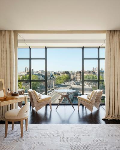 Cheval Blanc Paris & Dior Spa Cheval Blanc Paris Room Type - Noter-Dame Suite