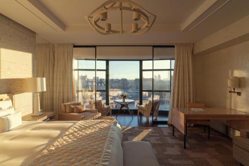 Cheval Blanc Paris & Dior Spa Cheval Blanc Paris Room Type - Seine Junior Suite