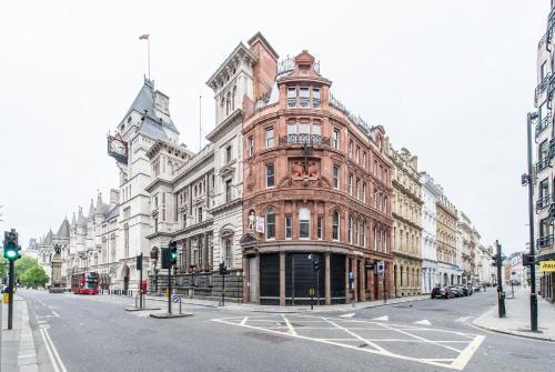 Chancery Quarters - 124 Chancery Lane
