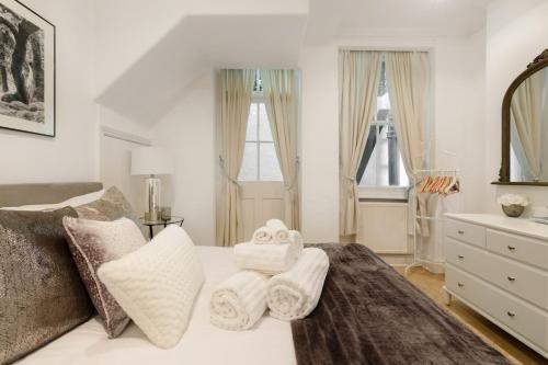 Spacious 1 bed Sloane Square