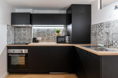 Prestigious House - 3 rooms - Montparnasse & St Germain - Tap to explore photos